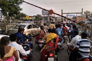 No railway over bridge in Pandhurna