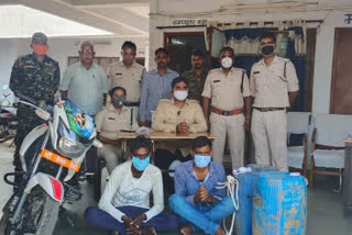 Dinara police arrest one accused with illegal weapons and liquor in shivpuri