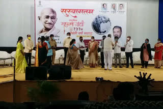 workers were felicitated following the thoughts of mahatma gandhi  In wardha