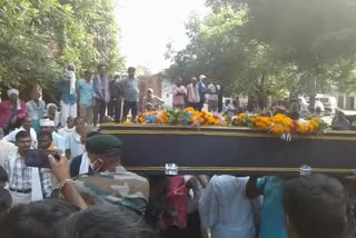 पैतृक गांव पहुंचा शहीद का पार्थिव शरीर