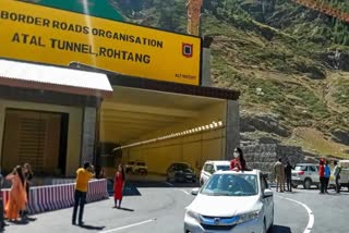 Atal Tunnel: Drivers tearing down rules, 3 accidents within 24 hours of inauguration