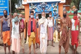 bell rang for demanding reopening of temple in anandpur