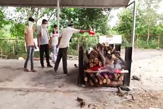 Muslim youths cremated the body of a Hindu woman during the absence of family members in Seoni