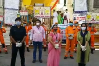 code 19 awareness campaign, distribution of masks in the city