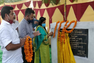 Mayor Asha Sharma lays foundation stone of Solid Waste Management Processing Unit in Ghaziabad