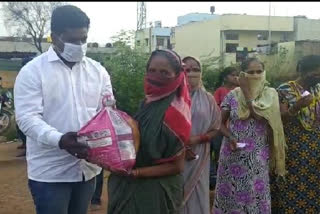 Distribution of grocery kit to poor artists