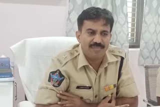 west godavari district sp narayana naik respond on former minister jawahar