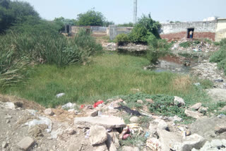 Boundary wall work did not start from two years in Paprawat village