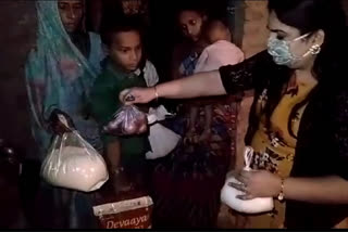 Karunanjali Foundation distributing ration to needy since lockdown at chhatarpur in delhi