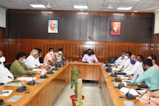 Sonipat DC holds meeting with District Level Clearance Committee