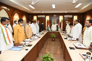 Tribute paid to Ravindra bhediya at CM cabinet meeting