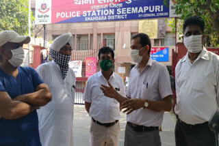 people facing problem due to road block