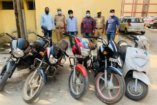 police claimed to have caught two interstate vehicle thieves in noida