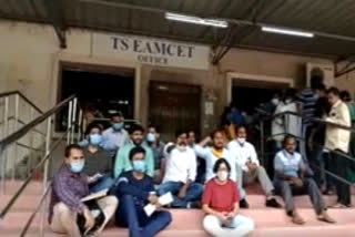 abvp leaders protest in front of jntu eamcet block in hyderabad