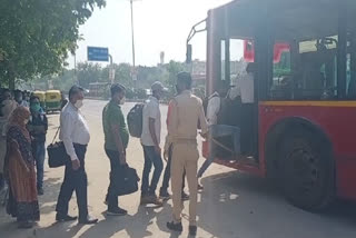 Civil defense personnel are making people aware on corona in Ambedkar Nagar