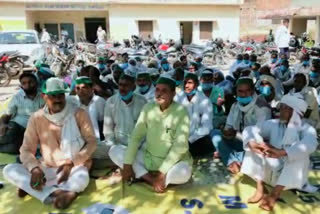 Indian Farmers Union Bhanu demonstrates on the plight of sugarcane farmers