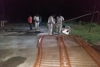 gate collapsed of newly constructed building