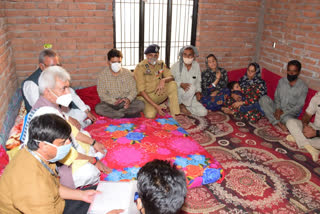 Jammu and Kashmir LG visit families of killed Rajouri youth  Manoj Sinha  AFSPA  Shopian gunfight  കശ്മീരിലെ വ്യാജ വെടിവെപ്പ്; കൊല്ലപ്പെട്ട മൂന്ന് യുവാക്കളുടെ കുടുംബത്തെ മനോജ് സിന്‍ഹ സന്ദര്‍ശിച്ചു  കശ്മീരിലെ വ്യാജ വെടിവെപ്പ്  മൂന്ന് യുവാക്കളുടെ കുടുംബത്തെ മനോജ് സിന്‍ഹ സന്ദര്‍ശിച്ചു  ജമ്മു കശ്മീർ ലെഫ്റ്റനന്‍റ് ഗവർണർ മനോജ് സിൻഹ