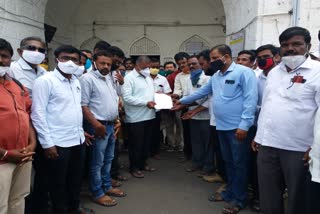 Karnataka State Licensed Land Surveyor Organization protest