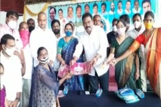 choppadhandi mla sunke ravishankar started bathukamma sarees distribution