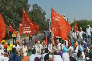 Farmers protest by blocking Jammu-Amritsar road