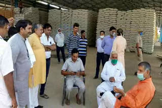 mp dharambir singh inspected grain purchase centers in bhiwani
