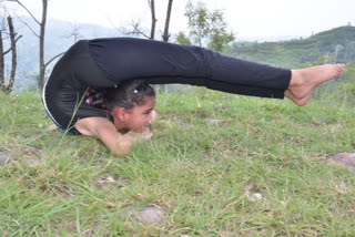 himachal-girl-sets-third-world-record-in-yoga