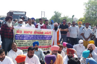 Sant Samaj and Bains block Jalandhar bypass over scholarship scam in ludhiana