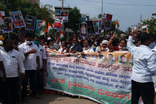 Congress protests in Koppal condemning rape of Hathras