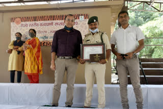 Assistant Forest Project Kshetrapal Govind Wasnik awarded with State Wildlife Conservation Award