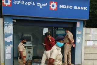 Hdfc ATM, robbed using a gas cutter
