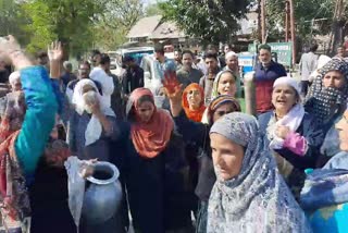 پینے کے پانی کی شدید قلت، ہندوارہ میں احتجاج