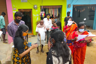 Collector checking dharani survey in yadagiri gutta