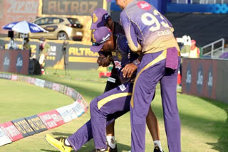 KXIP vs KKR : Russell drops catch, injures knee