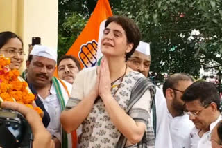 Priyanka Gandhi pays homage to Wilayat Jafri