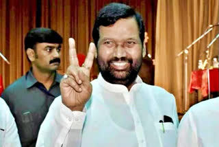 ram vilas paswan is the only succesfull dalit leader in bihar