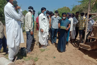 ચંદનગઠ અને ગામડીના ખેડૂતોની ગેનીબેન ઠાકોરે કરી મુલાકાત, સોલારનું કામ બંધ કરાવ્યું