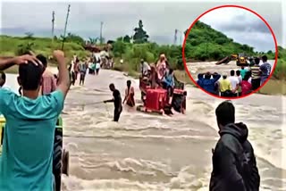 tractor flushed away in peddavagu floods in kollapur mandal nagarkurnool district