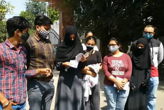 Students lodge complaint against computer center in moradabad