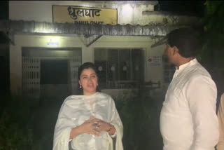 Navneet Rana inspects Dhulghat railway station