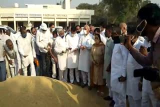 bhupinder singh hooda visited anaj mandi in panipat