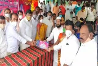 parigi mla mahesh reddy bathukamma sarees distribution in vikarabad district