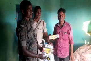 police-seized-lakhs-of-rupees-banned-gutka-in-deoghar