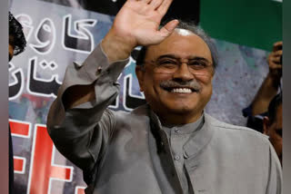 former pakistan president Asif ali zardari shifted to hospital after feeling unwell