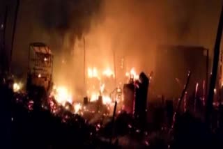 Fire breaks out at Dhobi Ghat