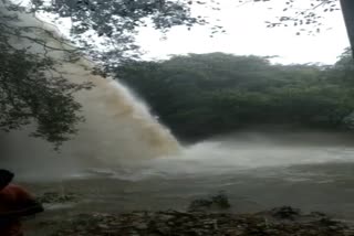 varavikolla Waterfall Overflowing