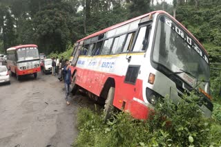 accident-between-bus-tanker-in-sakleshpur-four-serious