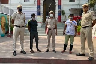 two sanatcher and one receiver arrested in sadar bazar