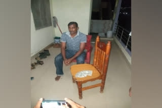 Telangana cop  Telangana cop held for taking bribe  Anti Corruption Bureau  Banswada Rural Circle Inspector  Nasrullabad Police Station  Telangana news  തെലങ്കാനയിലെ പൊലീസ്‌ ഓഫീസർ പിടിയിൽ  കൈക്കൂലി