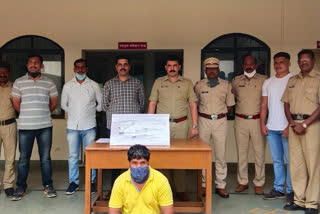 Accused arrested with village pistol in Baramati